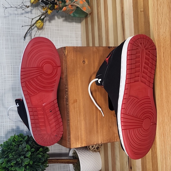 Nike Air Jordan 1st flight Premium, Mid, Black Red, Basketball Shoes - Picture 4 of 5